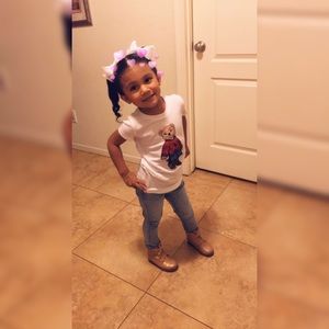 Meet your Posher, Laura